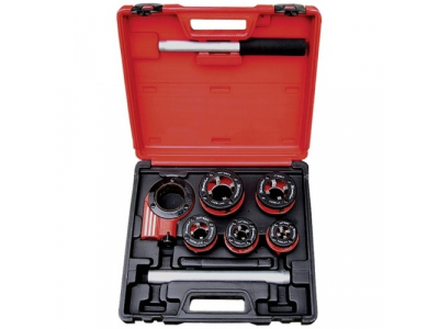 Набор клуппов 1/4"-1/2"-3/4"-1"-1,25"+ плашкодержатель с трещоткой, 8 предм.// MATRIX